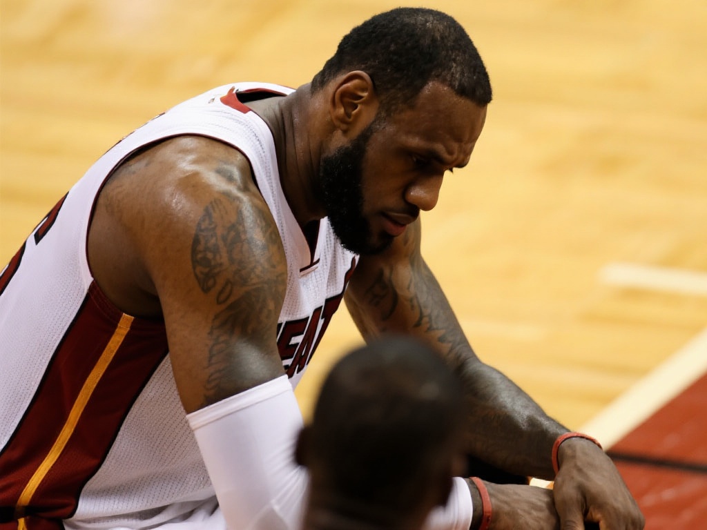 德布劳内拒世俱杯参赛:受伤风险高,需优先自保 这种选择并非孤例。著名篮球运动员勒布朗·